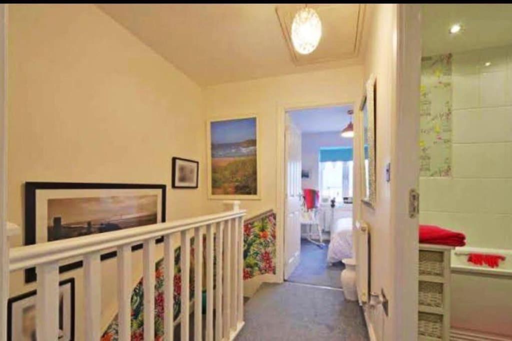 Sunny Family 4-Sleeper Near Newquays Top Beaches นิวคีย์ ภายนอก รูปภาพ