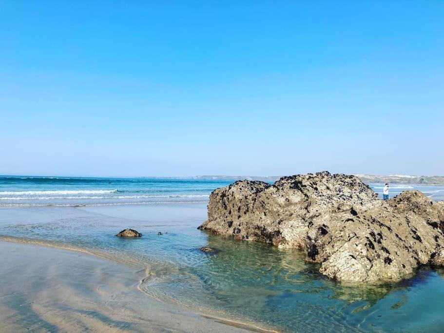 Sunny Family 4-Sleeper Near Newquays Top Beaches นิวคีย์ ภายนอก รูปภาพ